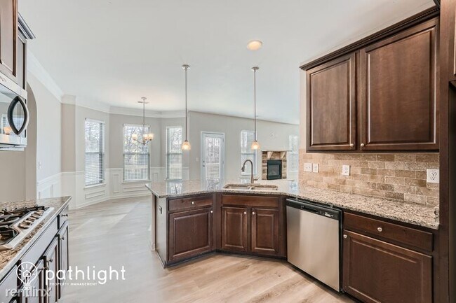 Building Photo - 5 br, 3 bath House - 718 Lilac Mist Dr UNIT