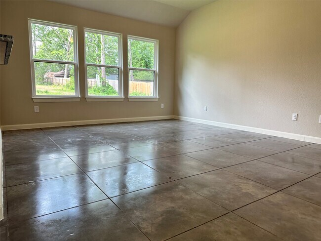 Building Photo - 10796 Royal Magnolia Dr
