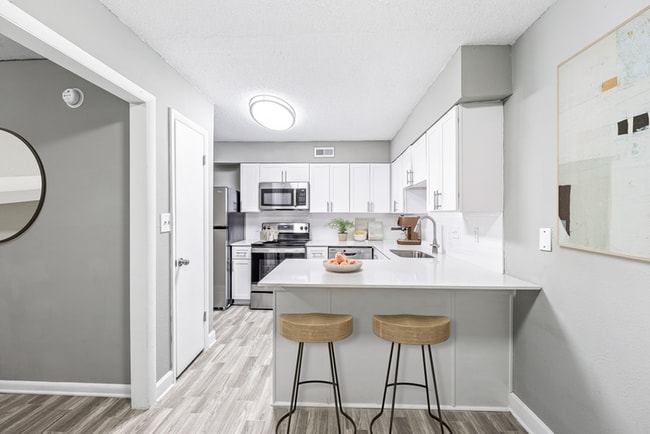 Foto del edificio - Elliot Roswell Apartments