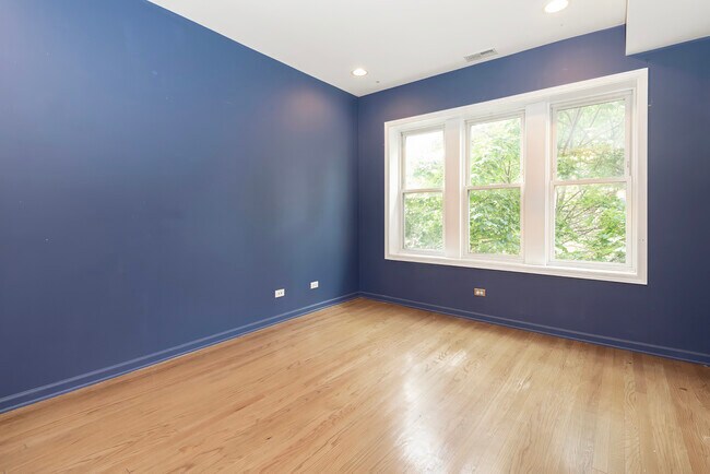 Foto del edificio - 2717 N Sawyer Ave