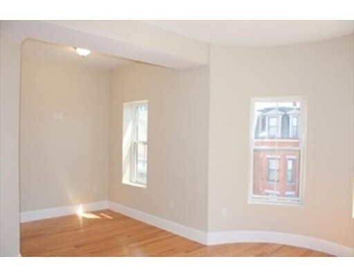 Building Photo - 123 N St