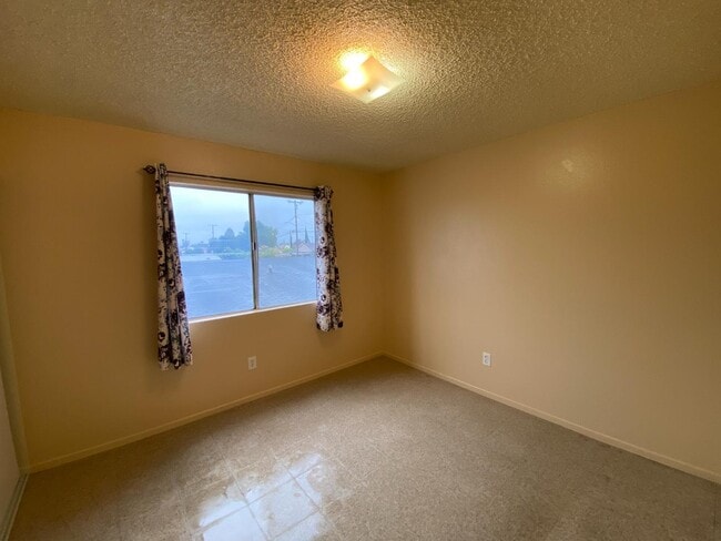 Building Photo - 15156 Elm Ct