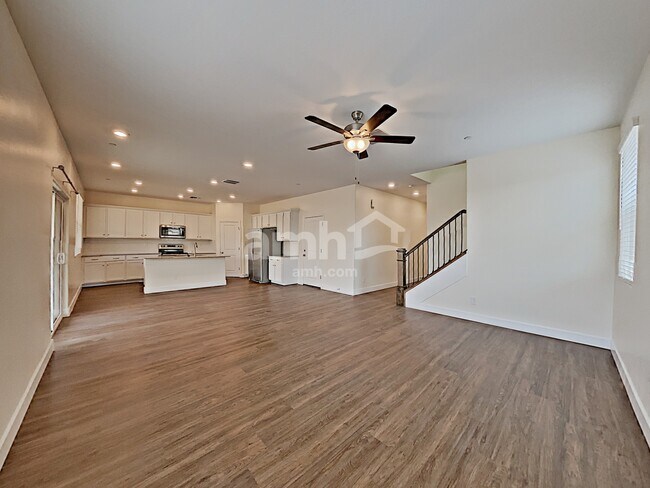 Foto del edificio - 5968 W Columbine Dr