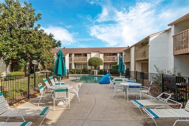 Foto del edificio - 13151 Walden Rd
