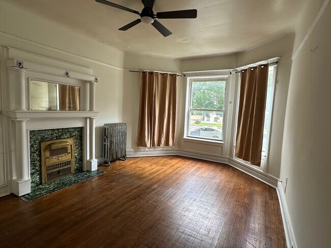 Foto del edificio - 5410 S Indiana Ave
