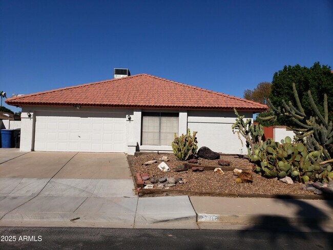 Building Photo - 2708 W Gila Ln
