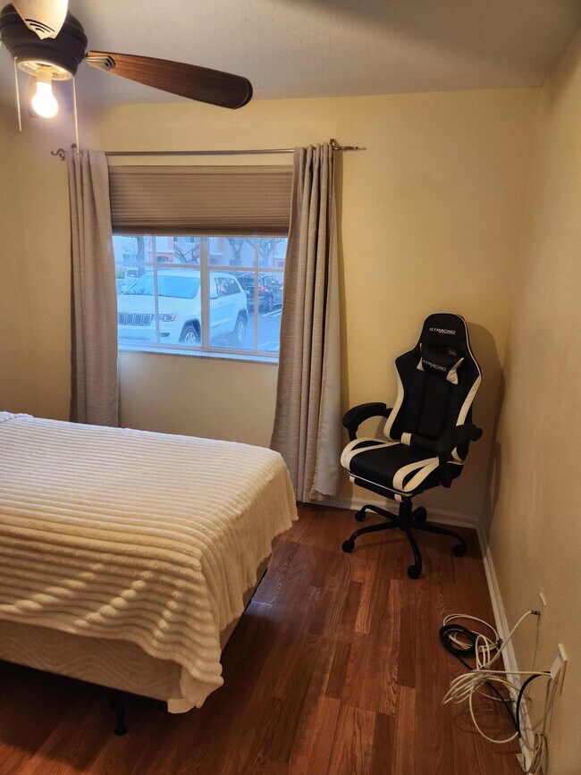 Foto del edificio - 3760 N Jog Rd