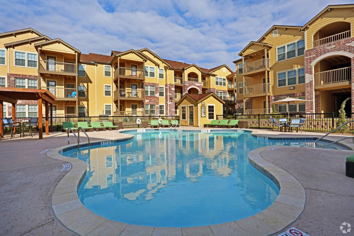 Foto principal - Tuscany Ranch Apartments