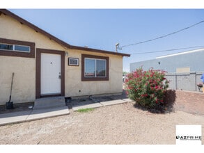 Building Photo - 14 S 31st Ave