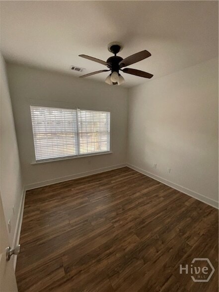 Building Photo - 506 E Liberty Ln