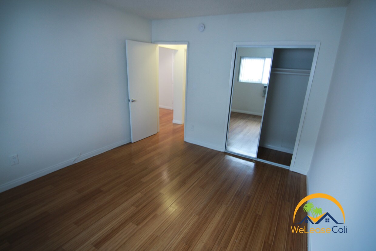 Foto principal - 1847 Winona Blvd