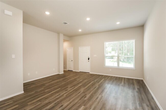Foto del edificio - 405 Cherokee Dr