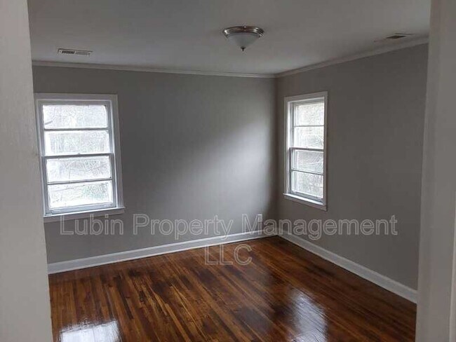 Foto del edificio - 3504 Wilshire Rd