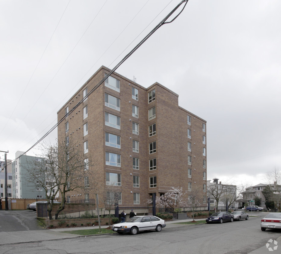 Building Photo - Americana Apartments