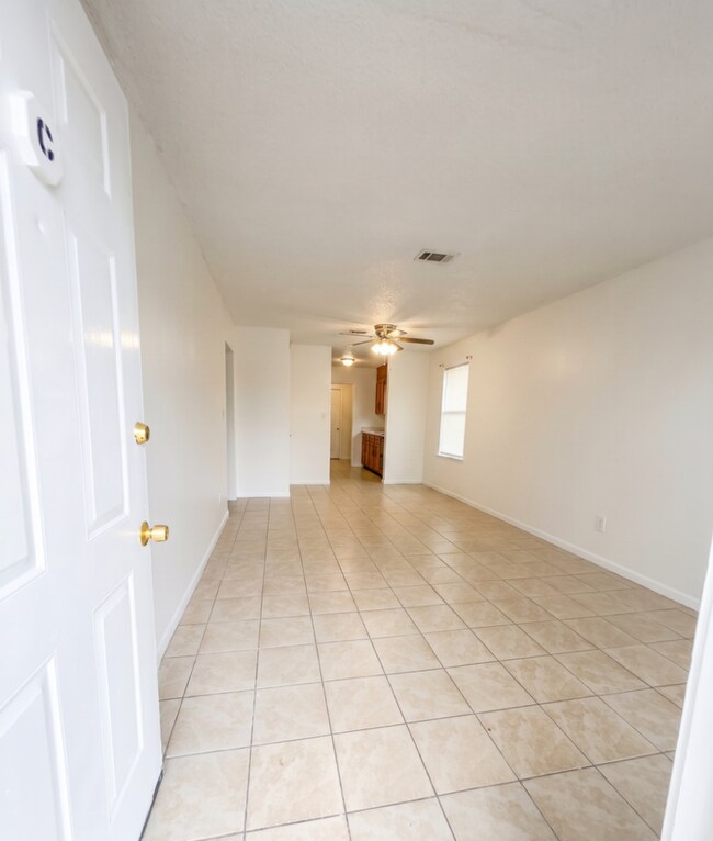 Building Photo - 551 S 61st Ave