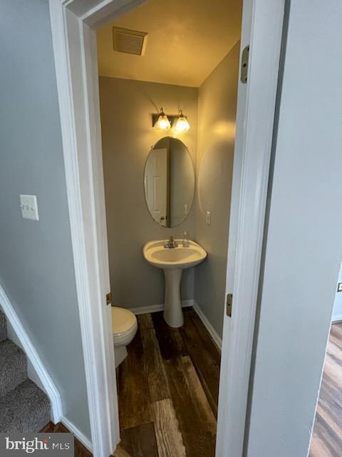 Foto del edificio - 2911 Rose Crest Ln