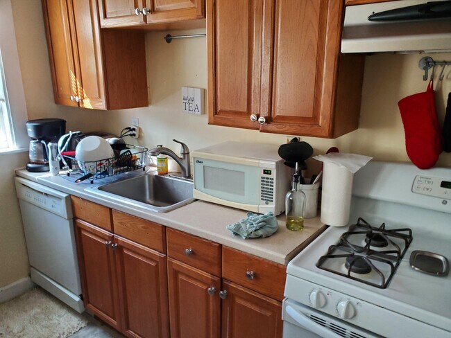 Building Photo - 154 Magazine St