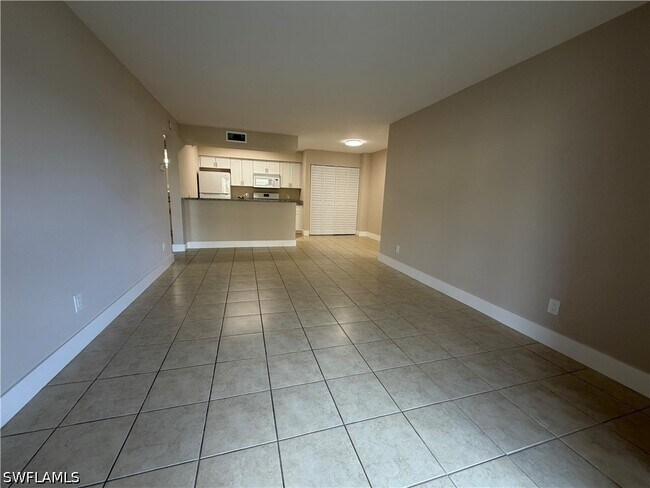 Foto del edificio - 5317 Summerlin Rd