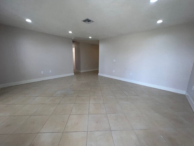 Building Photo - 2 br, 2 bath House - 20250 Midway Blvd