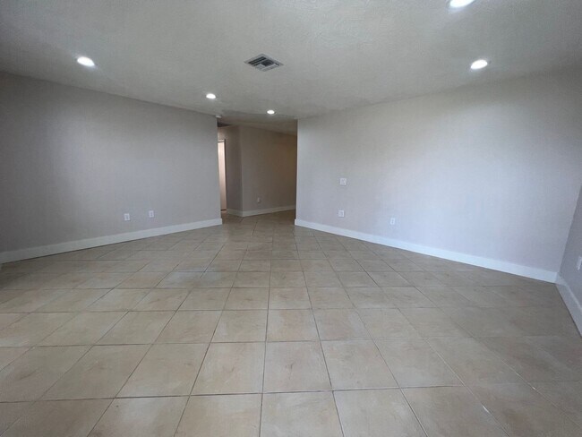 Foto del edificio - 2 br, 2 bath House - 20250 Midway Blvd