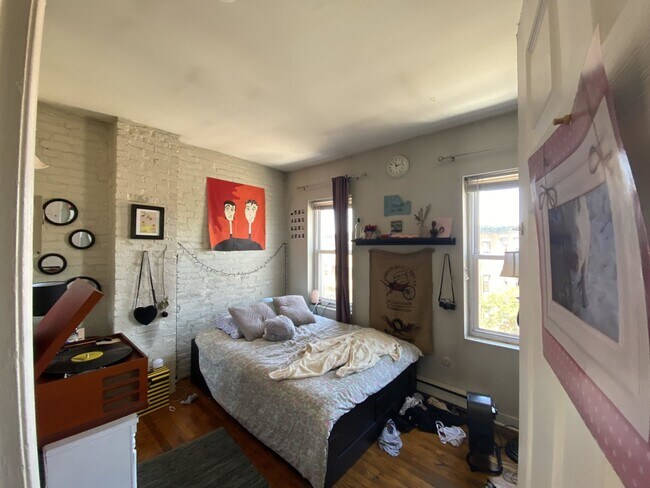 Building Photo - 886 Huntington Ave