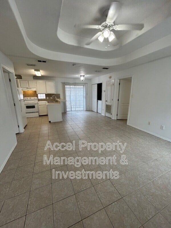Building Photo - 1004 Fort Hood Ave