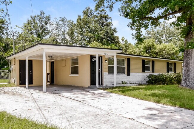 Building Photo - 5816 Sonora Dr W