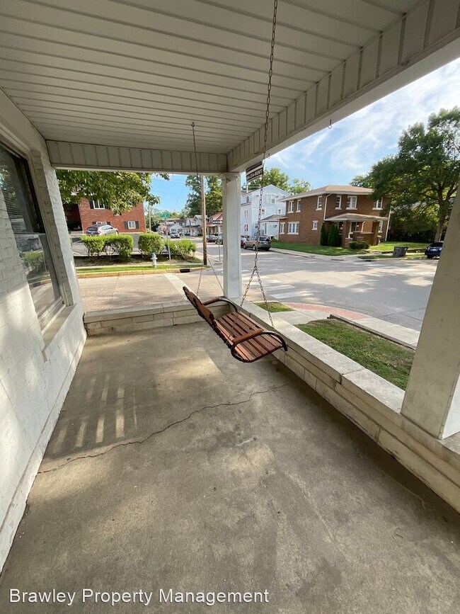 Foto del edificio - 4 br, 2 bath House - 323 N. Grant St