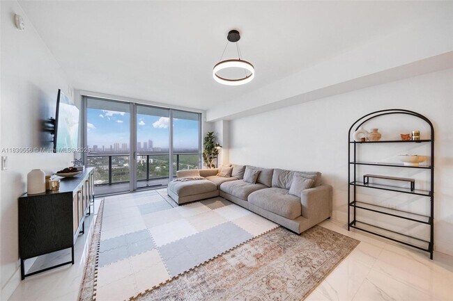 Building Photo - 16385 Biscayne Blvd