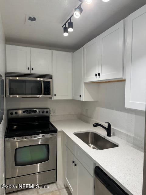 Building Photo - 13703 Richmond Park Dr N