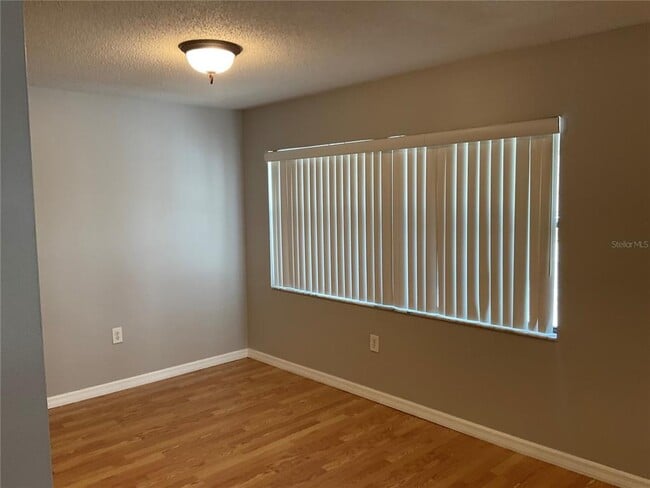 Building Photo - 555 Majestic Way