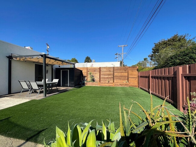 Foto del edificio - 5019 Hawley Blvd