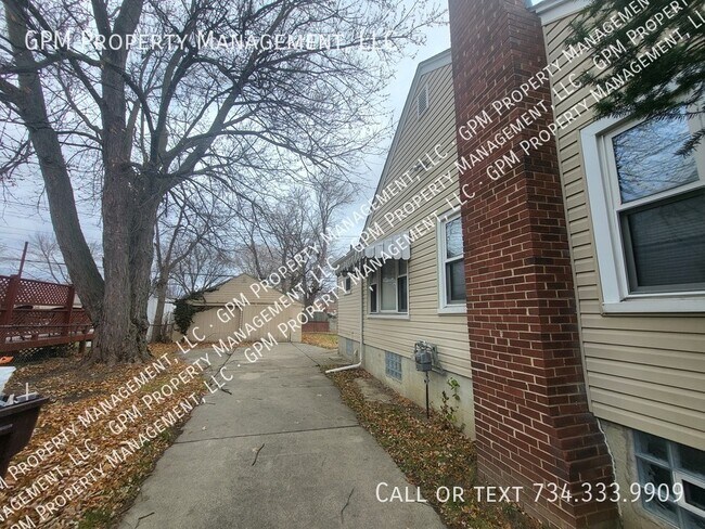 Foto del edificio - 7547 Standard-