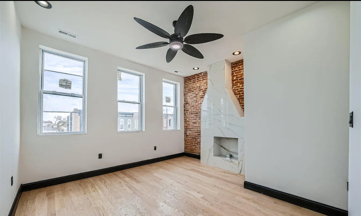 Big room pic 1 - 1614 E Lanvale St