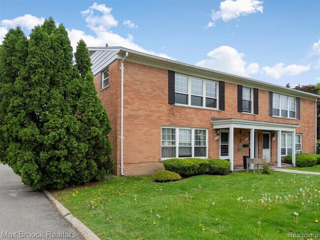 Foto del edificio - 2717 W 13 Mile Rd