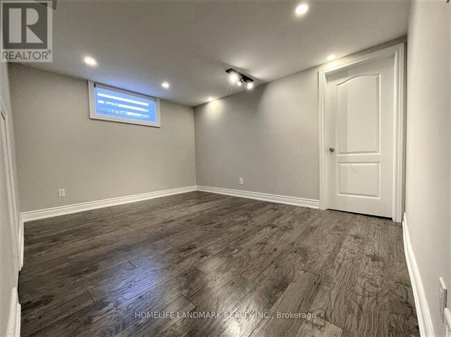 Building Photo - 12 Ottawa Ct