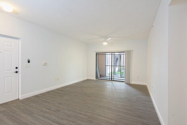 Building Photo - 3022 Alcazar Pl