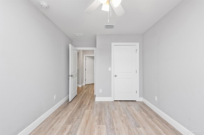 Building Photo - 3611 Stonewall Ave
