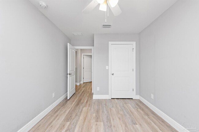 Foto del edificio - 3611 Stonewall Ave