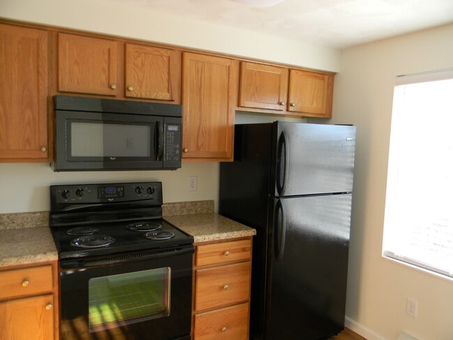 Building Photo - 3330 Vestal Rd