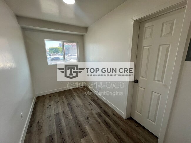 Foto del edificio - 147 W Calle Primera