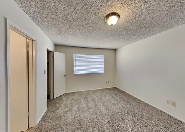 Foto del edificio - 376 Stone Fly Rd