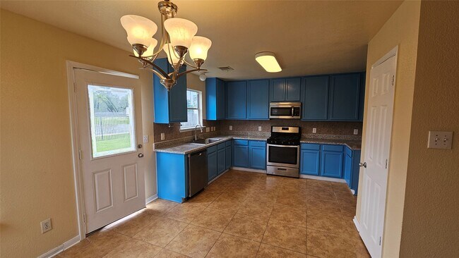 Building Photo - 22135 Greengate Dr