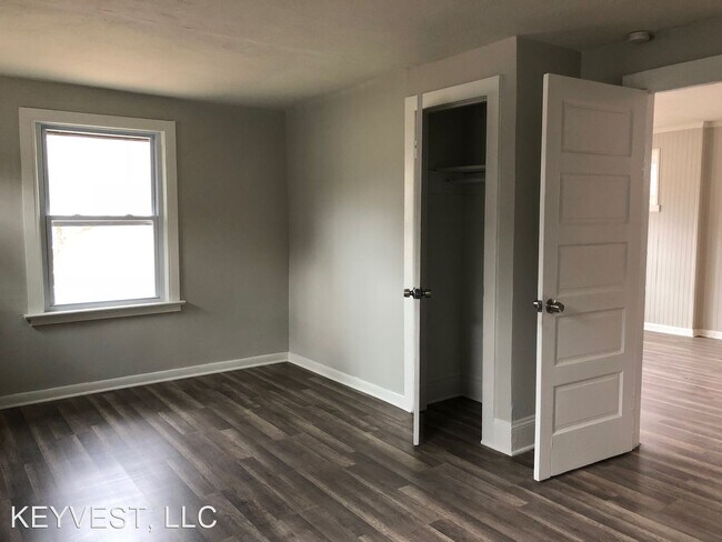 Foto del edificio - 3 br, 1 bath House - 830 Longwood Ave