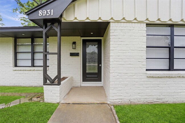 Building Photo - 8931 Blankenship Dr