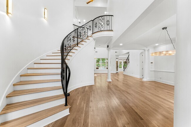 Foto del edificio - 375 Westbury Ln
