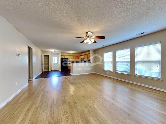 Building Photo - 4016 Broken Arrow Dr