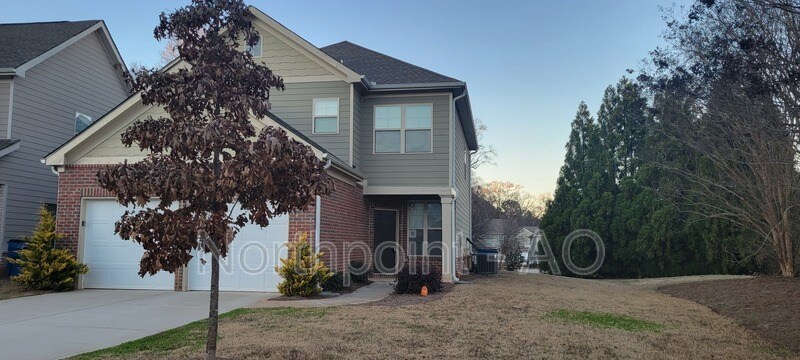 Primary Photo - 241 Daisy Cir