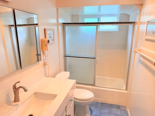 Building Photo - 111 Avenida Del Poniente