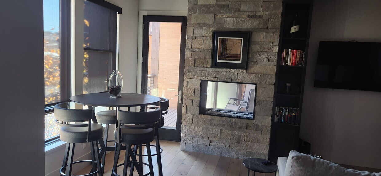 Foto principal - 1100 Blue River Pkwy